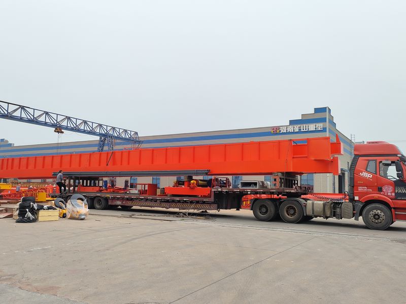 通用橋式起重機 QDXX32/5t—27.7m 制作完成，發(fā)往陜西省銅川市交付客戶使用。